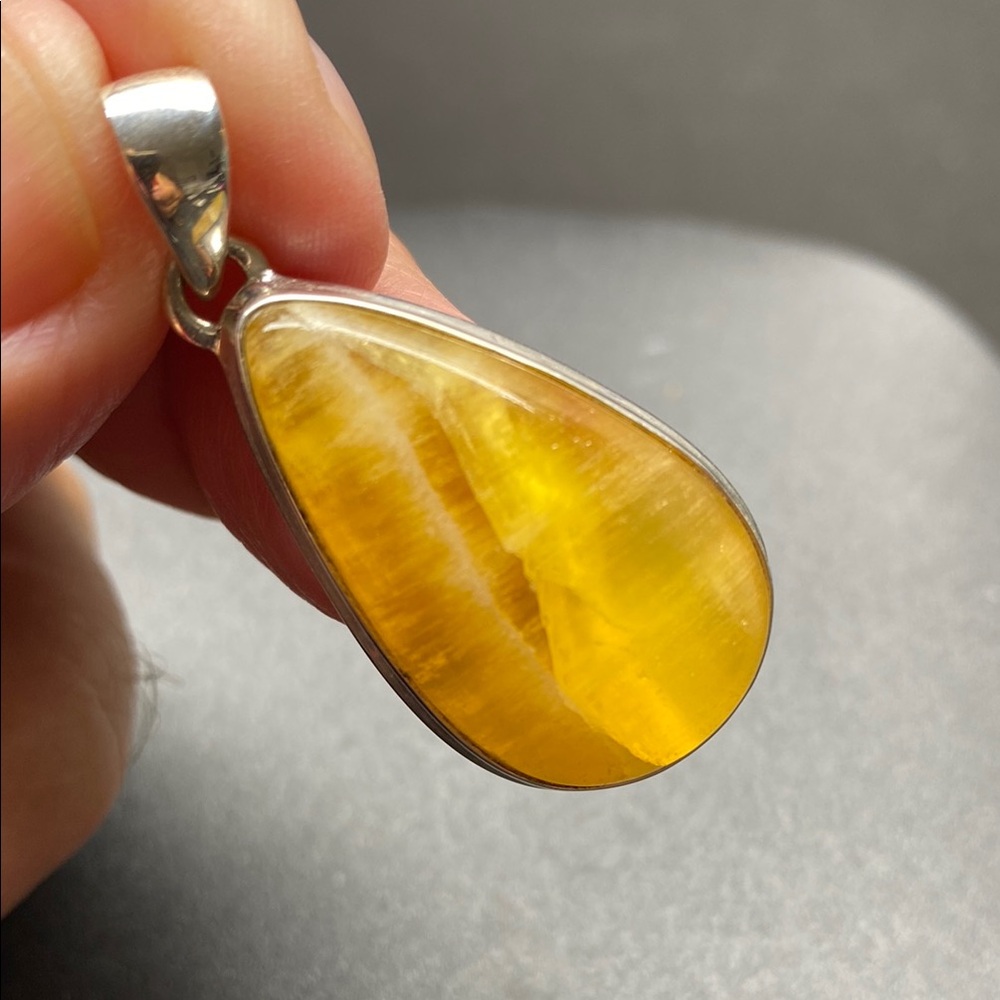 Yellow Lace Agate Pendant in Solid Sterling Silver 925 - Picture 4 of 8